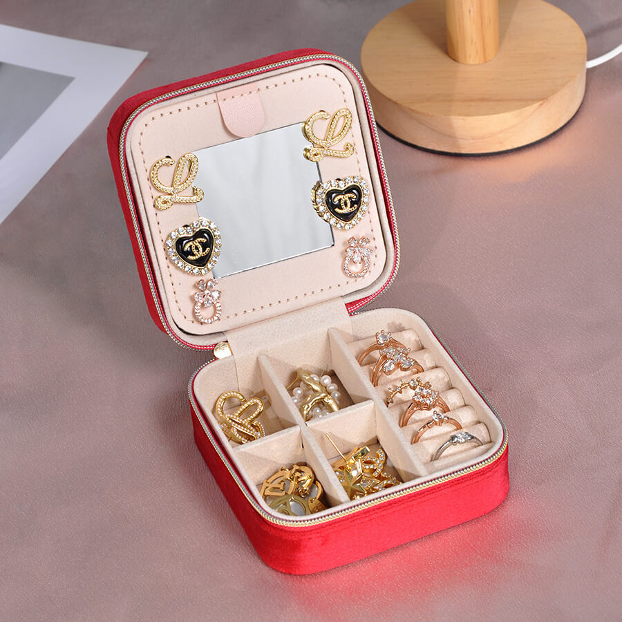 Luxury Velvet Jewelry Box with Mirror – Travel-Sized Portable