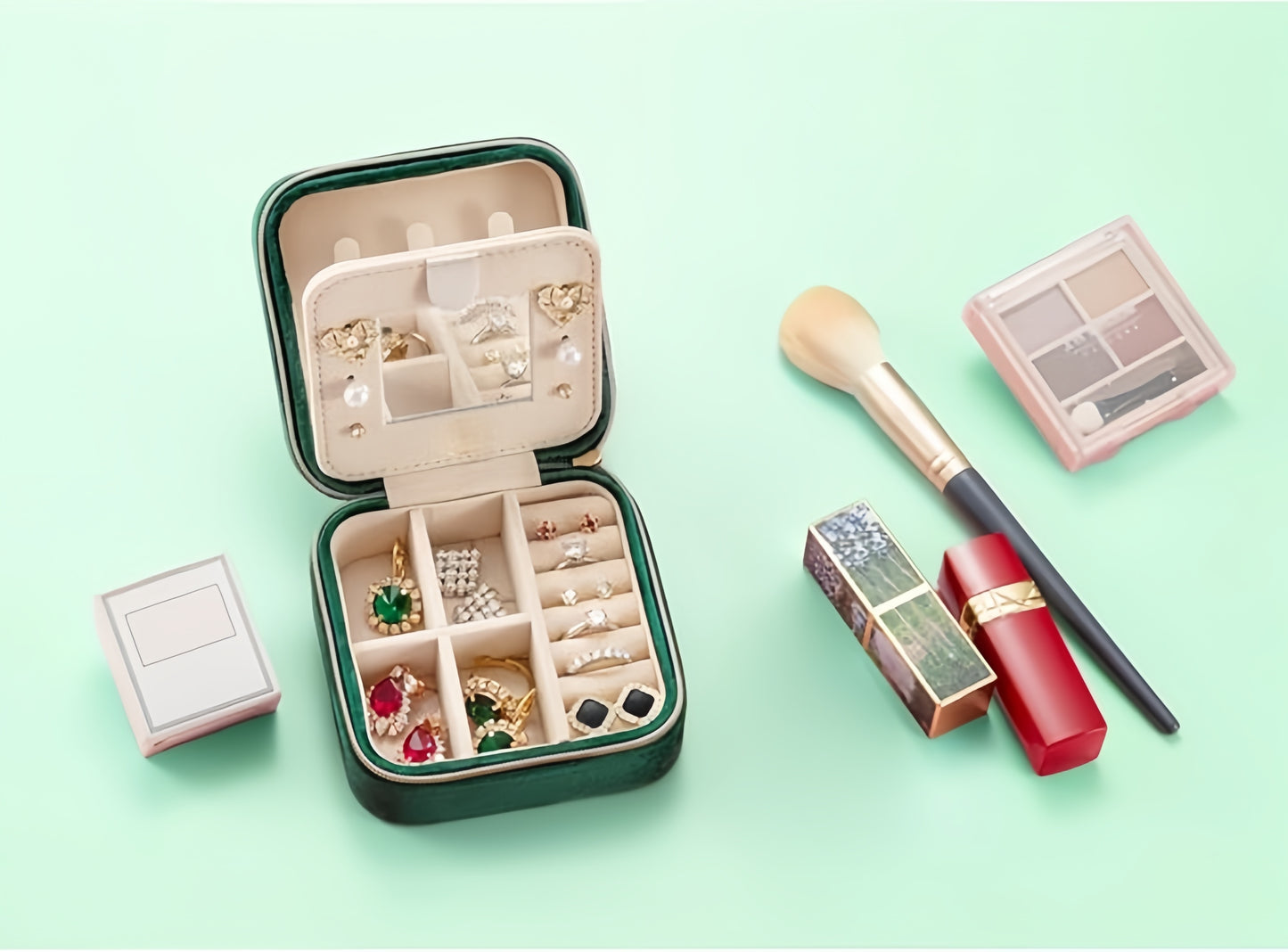 Luxury Velvet Jewelry Box with Mirror – Travel-Sized Portable