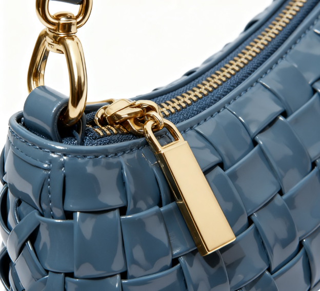 Blue Woven Patent Leather Shoulder Bag: Chic Texture & Shine