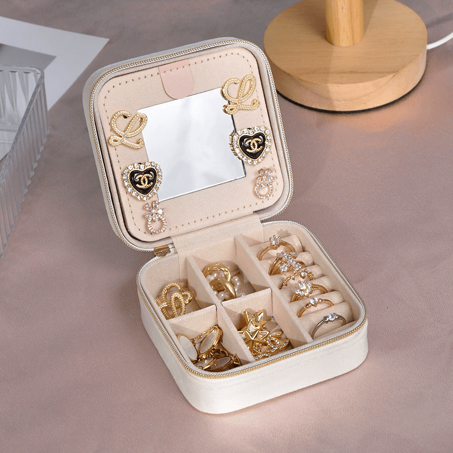 Luxury Velvet Jewelry Box with Mirror – Travel-Sized Portable
